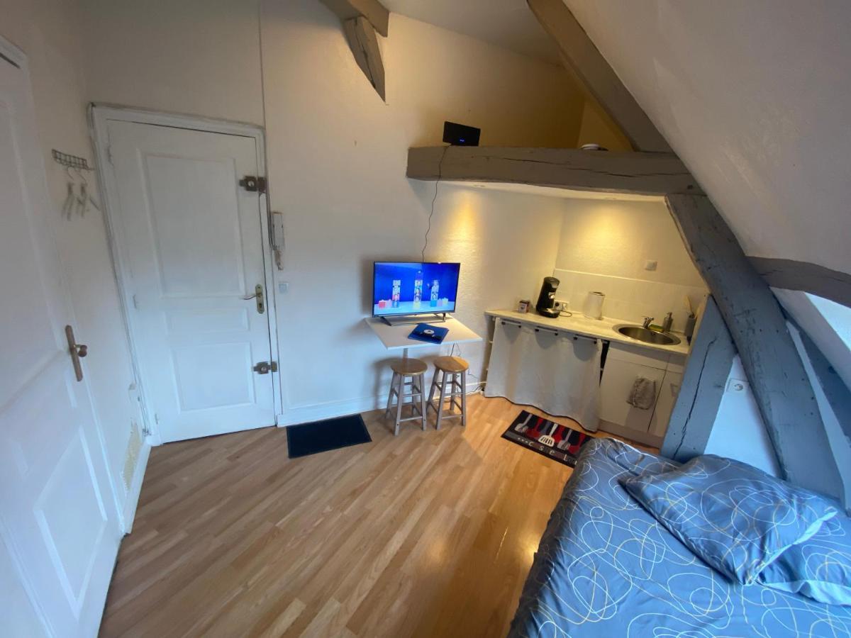Appartement Le nid sous les toits à Troyes Extérieur photo